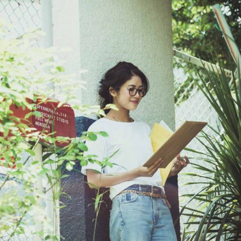 大人女性に似合うベーシックTシャツホワイト