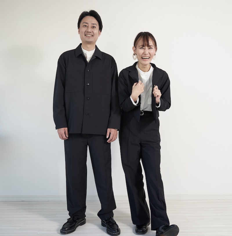 夫婦でお揃いパンツスーツ礼服ブラックフォーマル黒メンズ&レディース